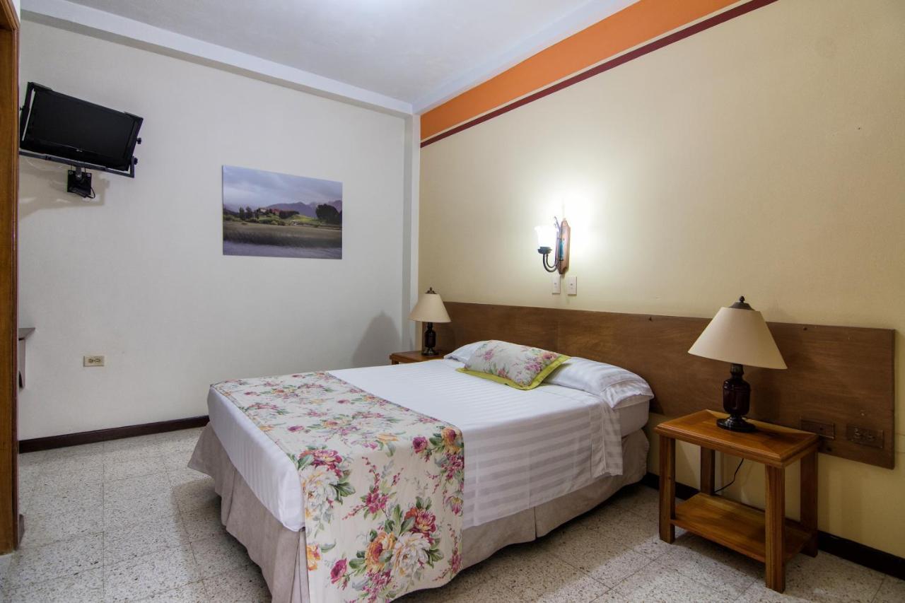 Hotel Valdivia Plaza Хардин Экстерьер фото