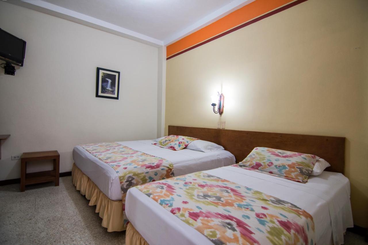 Hotel Valdivia Plaza Хардин Экстерьер фото